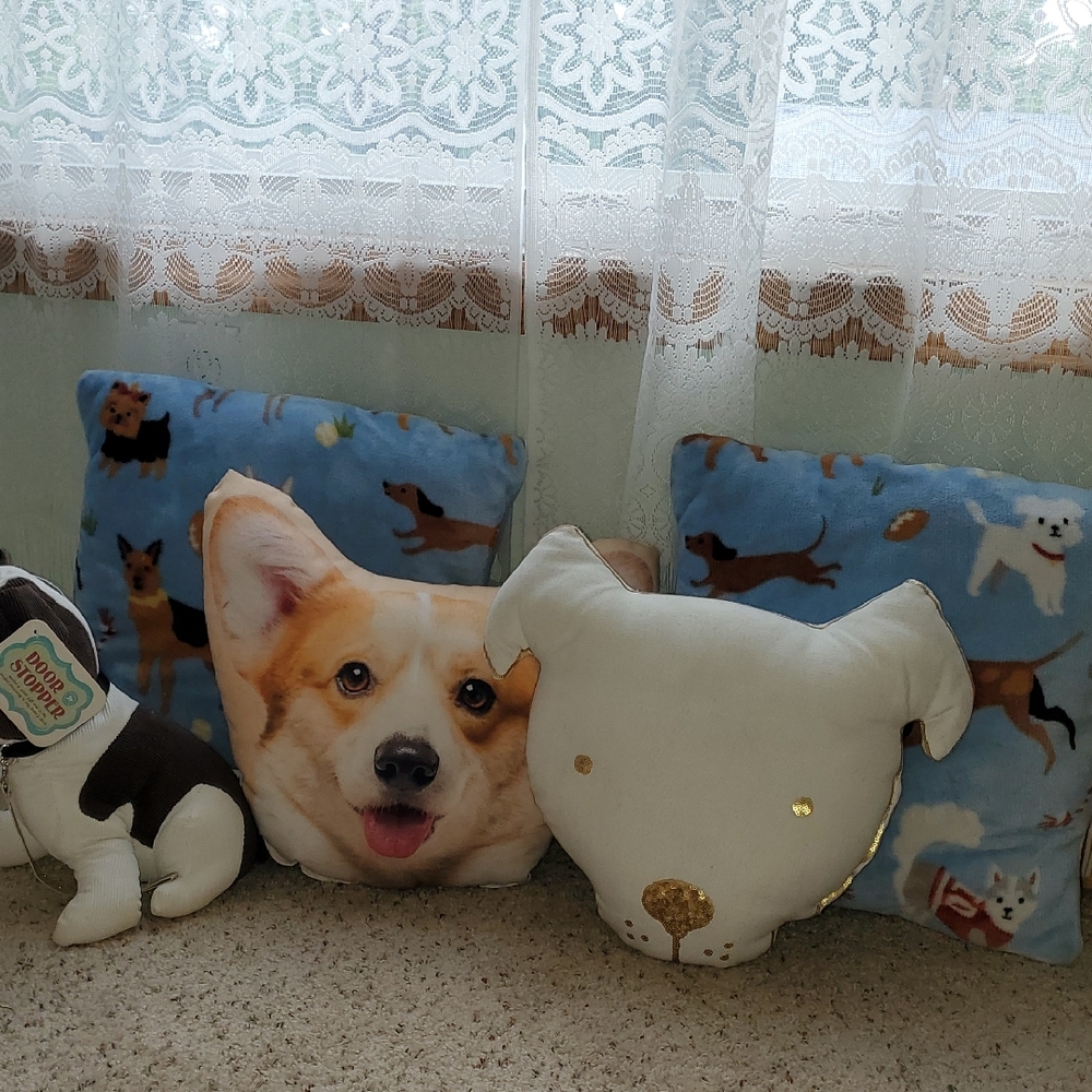 Dog-Themed Decorative Pillow Set And Door Stopper. DOG LOVERS